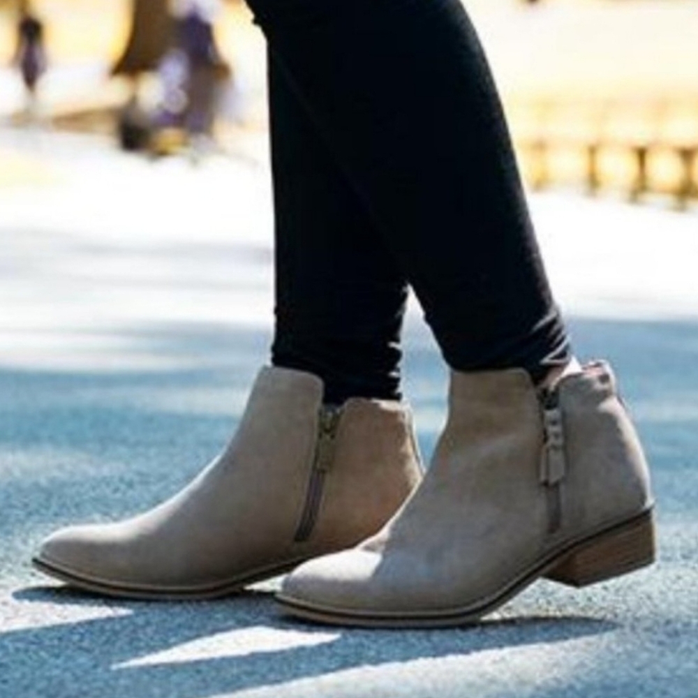 Blondo "Linda" Waterproof Beige Taupe Tan Suede Ankle Bootie | Women's Size 9.5 - Picture 2 of 12